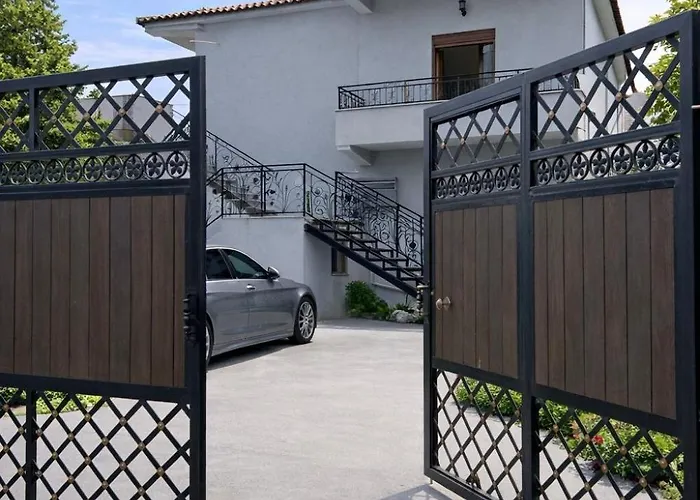 2 Cozy Mountain View With Balcony Breakfast Included Berat